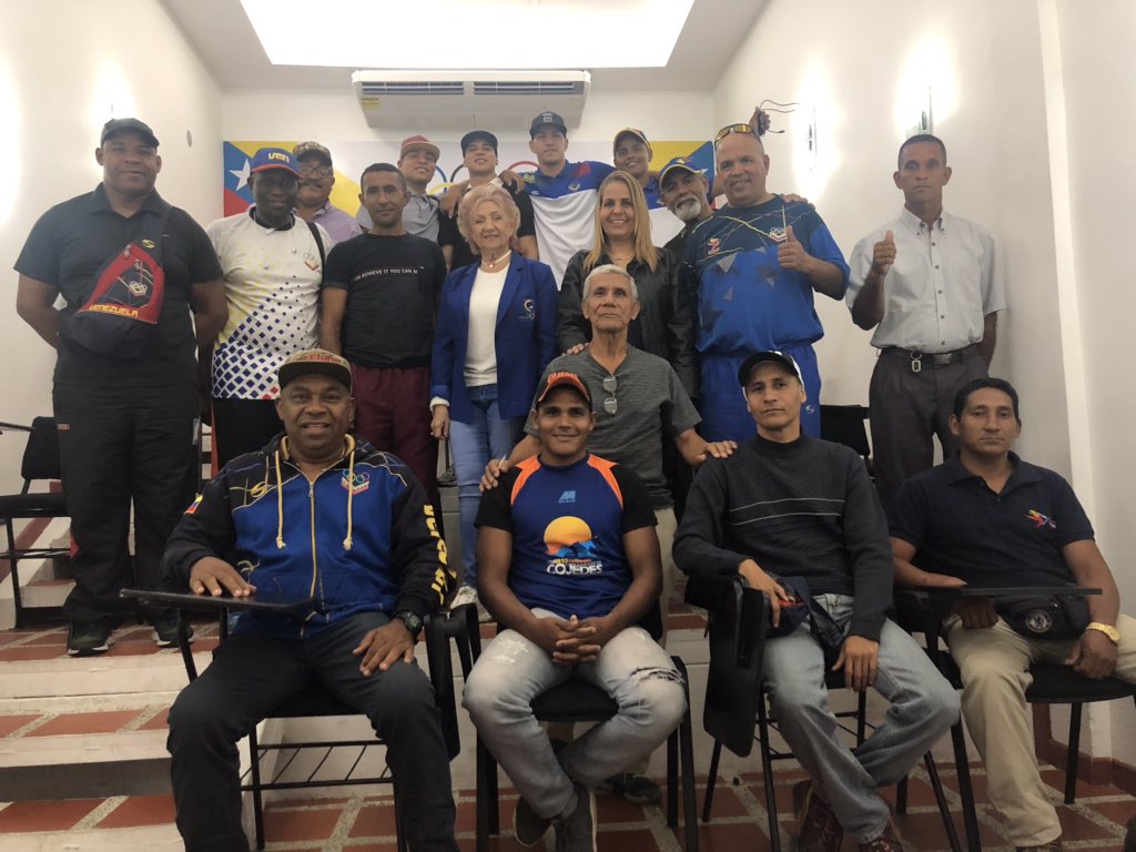 MilaRodri_'s tweet image. #Fevebox || Asamblea General Ordinaria||
•••
Fue Aprobada por unanimidad la Memoria y Cuenta de la Federación Venezolana de Boxeo año 2018, con la presencia de la secretaria general del Comité Olímpico Venezuela Dra Elida Parraga, atletas, asociaciones deportivas, entre otros.