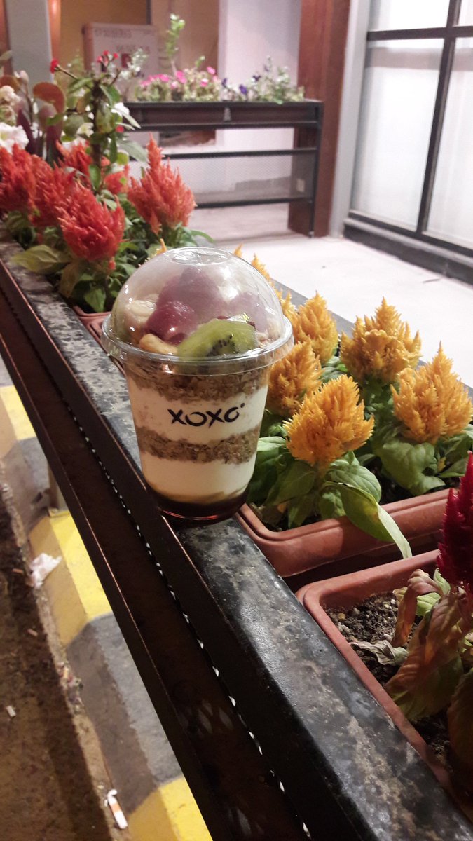 arahmionX's tweet photo. هل قمتم بتجربة (غرانولا) 
من
@xoxo_roastery 
وجبة صحية مكونة من 
زبادي يوناني 
مكسرات محمصة مع الشوفان 
والعسل (بريدة)
حي الريان طريق الامام البخاري 
حياكم https://t.co/XAdIhyWZAe
