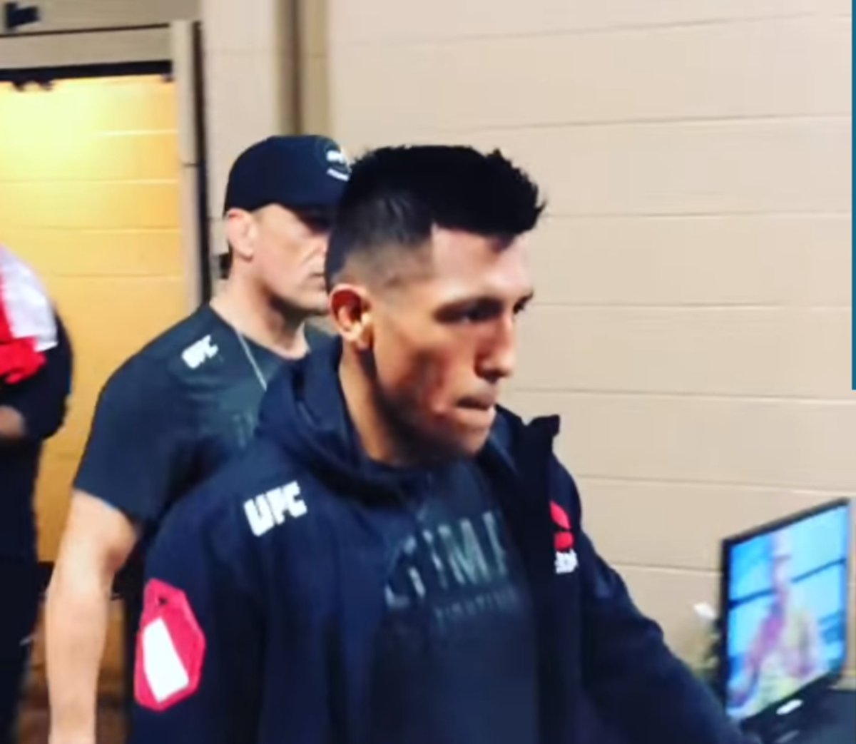 "El Fuerte" Barzola listo para el octágono. ¿Tienes preguntas? Mandalas ya usando #UFCAhora y las respondemos en el próximo episodio con <a href="/mastervic10/">Victor Davila</a> <a href="/theassassinbaby/">Brandon Moreno</a> y <a href="/TroySantiagoTV/">Troy Santiago</a>