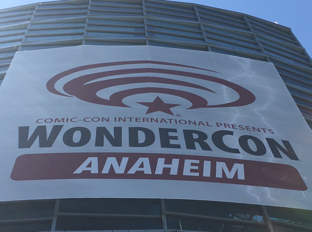 mc156's tweet photo. #StarTrekArchive - it’s @WonderCon time again, and Trek is in the hall. Convention season is heeeere!#StarTrek #TlhIngan MaH! #Klingon https://t.co/HPivo6v1SN