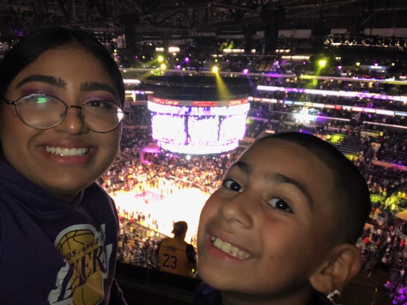 WashingtonPUSD's tweet photo. Congratulations to third grader, Mani, who won 2 tickets to the Laker's game. Thank you Read to Achieve Laker's Challenge! #Proud2bePUSD #LakersChallenge https://t.co/lr095ImJ9X