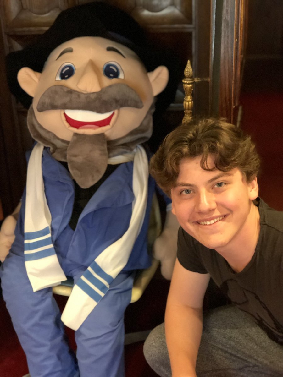 rochellestrauss's tweet image. So excited to see @HeadingHomeDoc with my peeps!! Even got a pic with the Mensch!! Perfect night for my baseball playing boy who also just got home from Israel and his baseball loving family!! Excited to meet @SethKramer @DShulman_ESPN