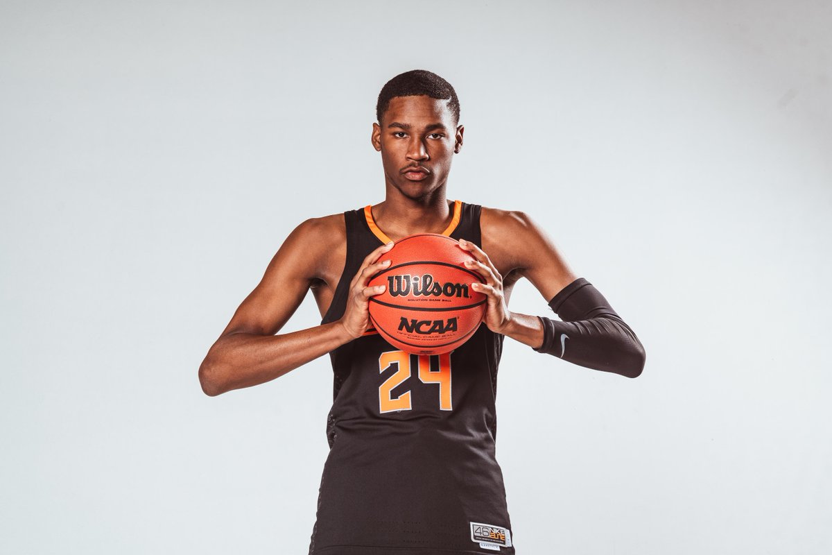 OSUMBB's tweet photo. When your boys are so fired up for November they come up to GIA in March 🤠

Thanks to @BigTime_MW, @kalibboone32 &amp; @BooneKeylan for being a part of a special weekend in Stillwater. #c2e #okstate https://t.co/YSIQwviizw