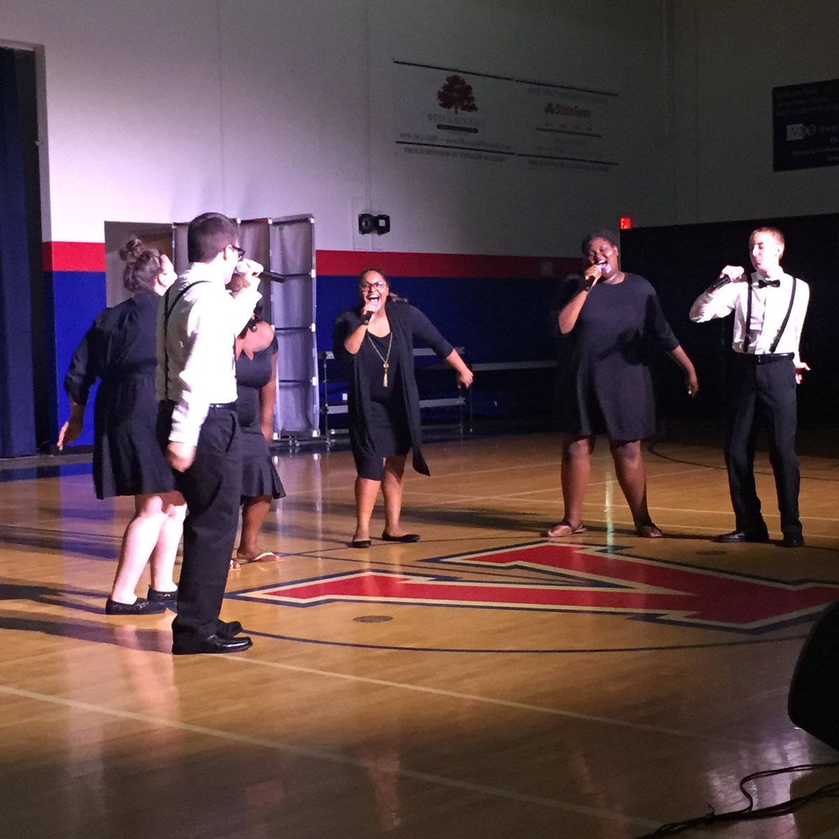 We are live this evening at Voyager Academy in Durham for the Triangle Regional Show Choir and A Capella Competition.  First on the stage for the A Capella Competition is Western Harnett HS’s Keynotes.  #ncshowchoir #acapella