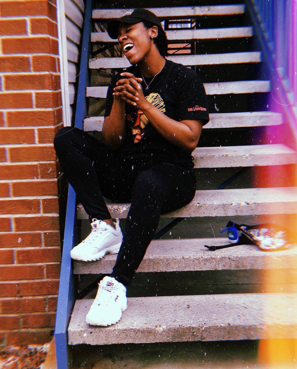 Excepchonal1's tweet photo. Be your own painter and the muse!
#BlackTwitter #BlackGirlMagic #smile #filas #VictoriaSport #LionKing https://t.co/LaoH5d0ZDc