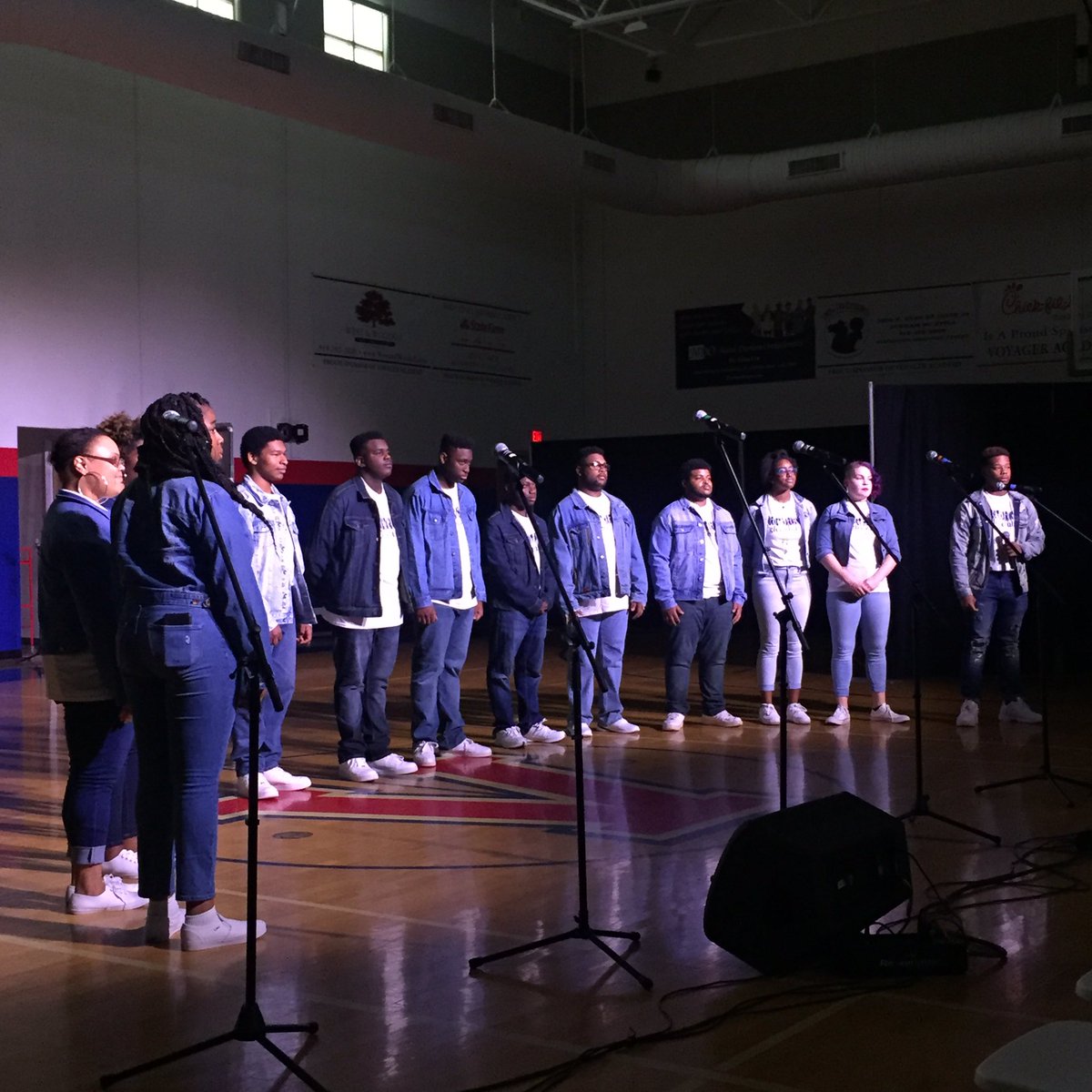 Next up is The Hornet Harmony Glee Club from Hillside HS #ncshowchoir #acapella