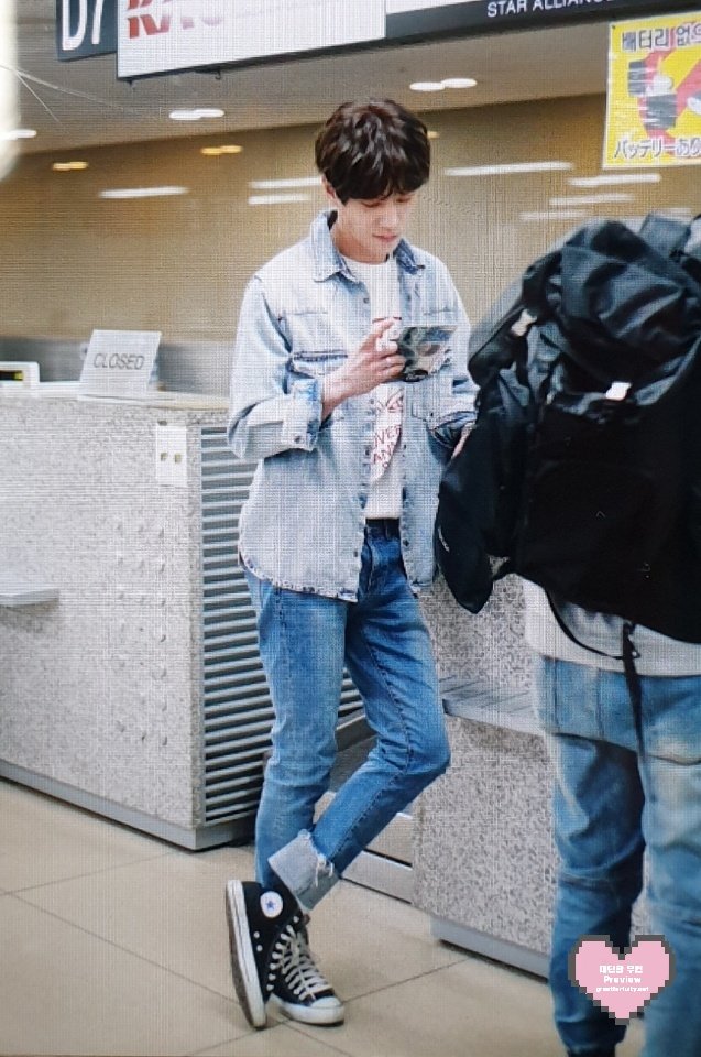 greatfortuity's tweet photo. [PHOTO] 190331 출국 PREVIEW : 준 @JuN97L 

#준 #이준영 #준영 #유키스 #유키스준 #ukiss https://t.co/QjOJpjv91S