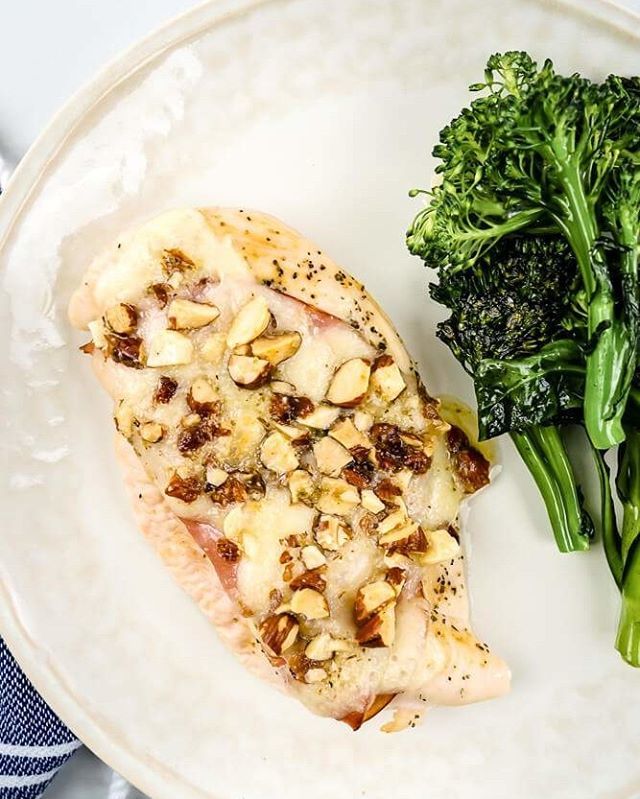 slenderkitchen's tweet photo. Chicken Cordon Bleu without all the hassle? YES PLEASE! (246 calories, 2 FSP)

GRAB THE RECIPE: https://t.co/YdXbP8On5o

#wwtribe #wwfamily #wwsisterhood #thefeedfeed #foodblogfeed #foodblogger #healthy #healthyrecipes #weightloss #diet #fitfamily #f52g… https://t.co/VYuGMMrgjQ https://t.co/ia7JtOcZRS