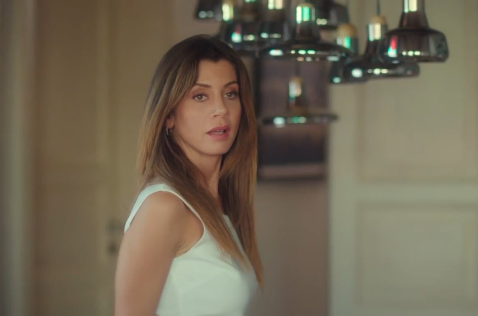 Oya Toksöz 😇 
#GökçeBahadir 
#oyatoksöz