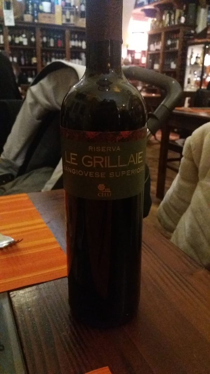 AS3691's tweet photo. Un buon bicchiere 🍷di #vino rosso in barba alla dieta! Domani lacrime di 🐊 #coccodrillo #domanièunaltrogiorno e si vedrà #cosedicasamia #figlienipotine 👪 #unsabatodiverso 😎 #calabriadaamare #ettelefocasa https://t.co/8UfLG9IVcE