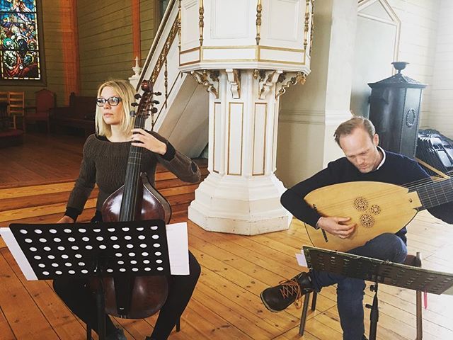 henrikkerynning's tweet photo. #rehearsal #violadagamba #theorbo #earlymusic #concerttomorrow #preparing #stavangerbarokk #musicianlife #concentration #livemusic #myjob https://t.co/xWvcfBlCNI https://t.co/QrWcmD0QxR