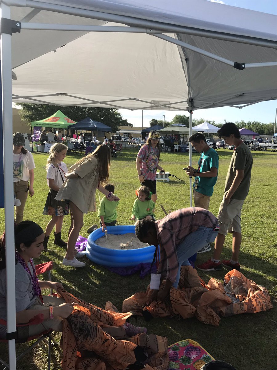 MrO_Metrowest's tweet photo. Stop by and Roar with Gotha @ Relay for Life! Until 10 at COLMs! #raceforacure @gotha_ocps @West_OCPS @MrsE_GothaMS https://t.co/ND7x9TutJq