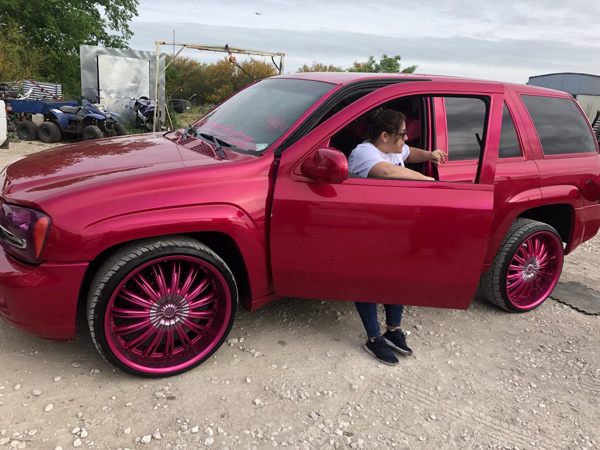 andyonthebeat's tweet image. Gotta get the female riders ready for the car show season too #KandyGirl