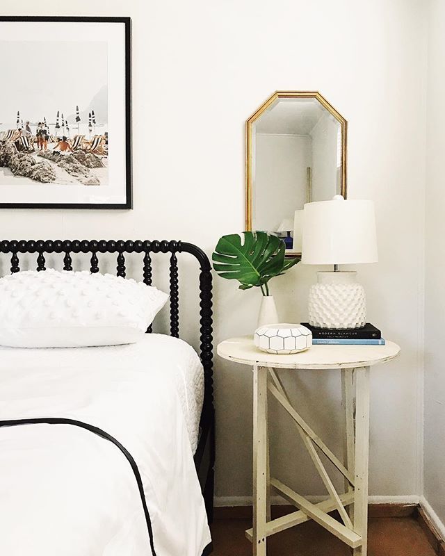 casslavalle's tweet photo. A little sneaky peek at our guest room progress! 🛌 👀🌿🙌🏼 I’ll be showing off the whole mini makeover later this week on the blog, but so far I love how it’s coming together! feels so fresh in here! 💚
.
#sodomino #homewithrue #abmathome #finditstyleit … https://t.co/KfRmWyTh8S https://t.co/V41SJ2CIha