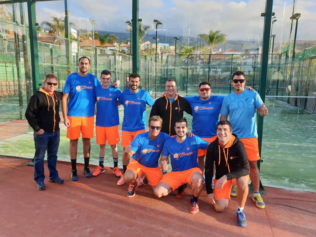 TopPadel1's tweet photo. Debut y triunfo como visitantes de nuestro equipo de Top Padel Adeje por 4-1 ante @TENISPUERTOCRUZ, en la Liga Oficial de Pádel Interclubs de Canarias de 2da categoría 🎾👏🏆 #toppadel https://t.co/WrE9niXJGl