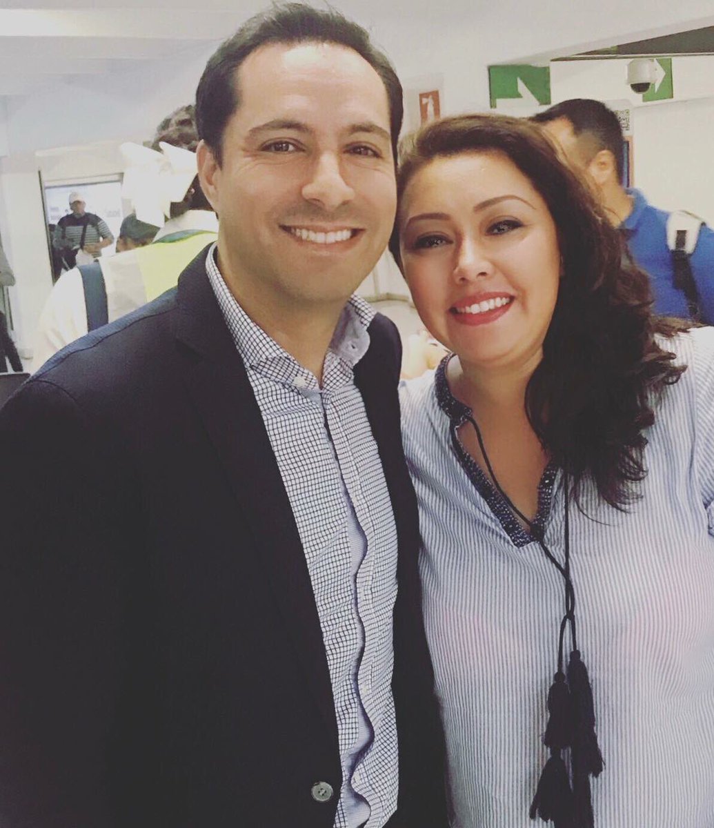 Megabesos's tweet photo. Muy pero muy feliz cumple Gober @MauVila, que sigan los éxitos y el gran trabajo para #Yucatán.
Mi admiración y reconocimiento!!!! https://t.co/gO4rsR9YAy