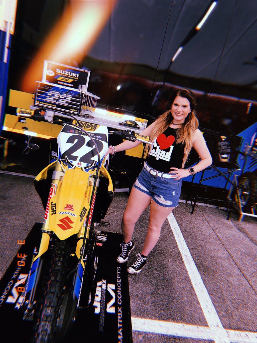 chadreedgonnabe's tweet photo. Hate that I didn’t get to see you this year, but praying for a speedy recovery! Just know you’ve always got your #1 fan right here in Houston! #TeamTwoTwo @CRtwotwo @mrstwotwo https://t.co/Odptq7FYoD