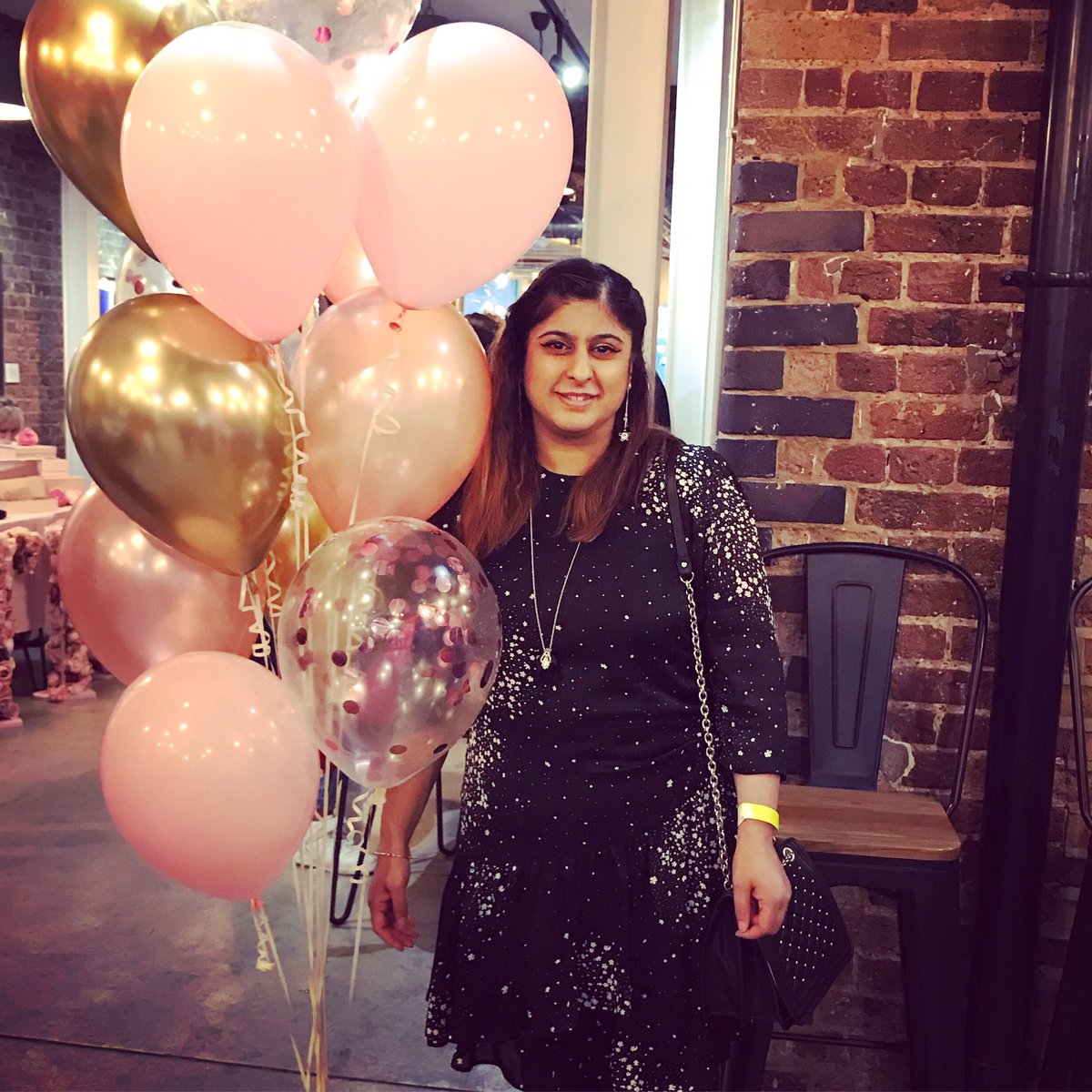 afshanesque's tweet photo. Had a great time at the @ScarlettLEvents #BlogConLDN event today. More of an outing really and for spending time with my sister. ❤️💕
#birthdaygirl #blogconldn2019 #london #londonblogger #ootd #stardress #star #ukblogger #afshanesquestyle https://t.co/MrwLpbiM3v