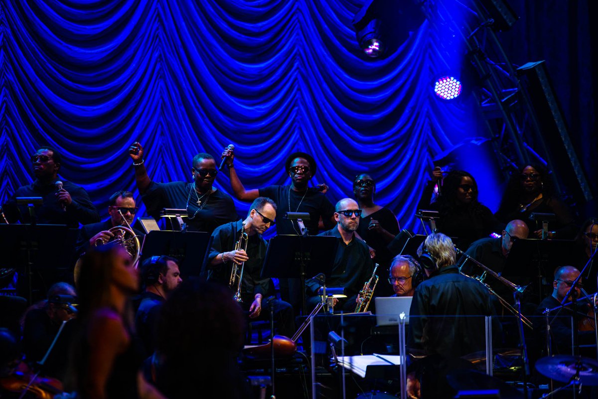 Centre_Square's tweet photo. Here are a few 📸  of @wrso_live from their show in 2018! They're so awesome live we brought them back! Click here to get tickets to see them on Sept. 17 here in #kwawesome -> https://t.co/7tOO1Frnc7 
#wrsolive #centreinthesquare #concert #classicrock https://t.co/EhAfJddjY5