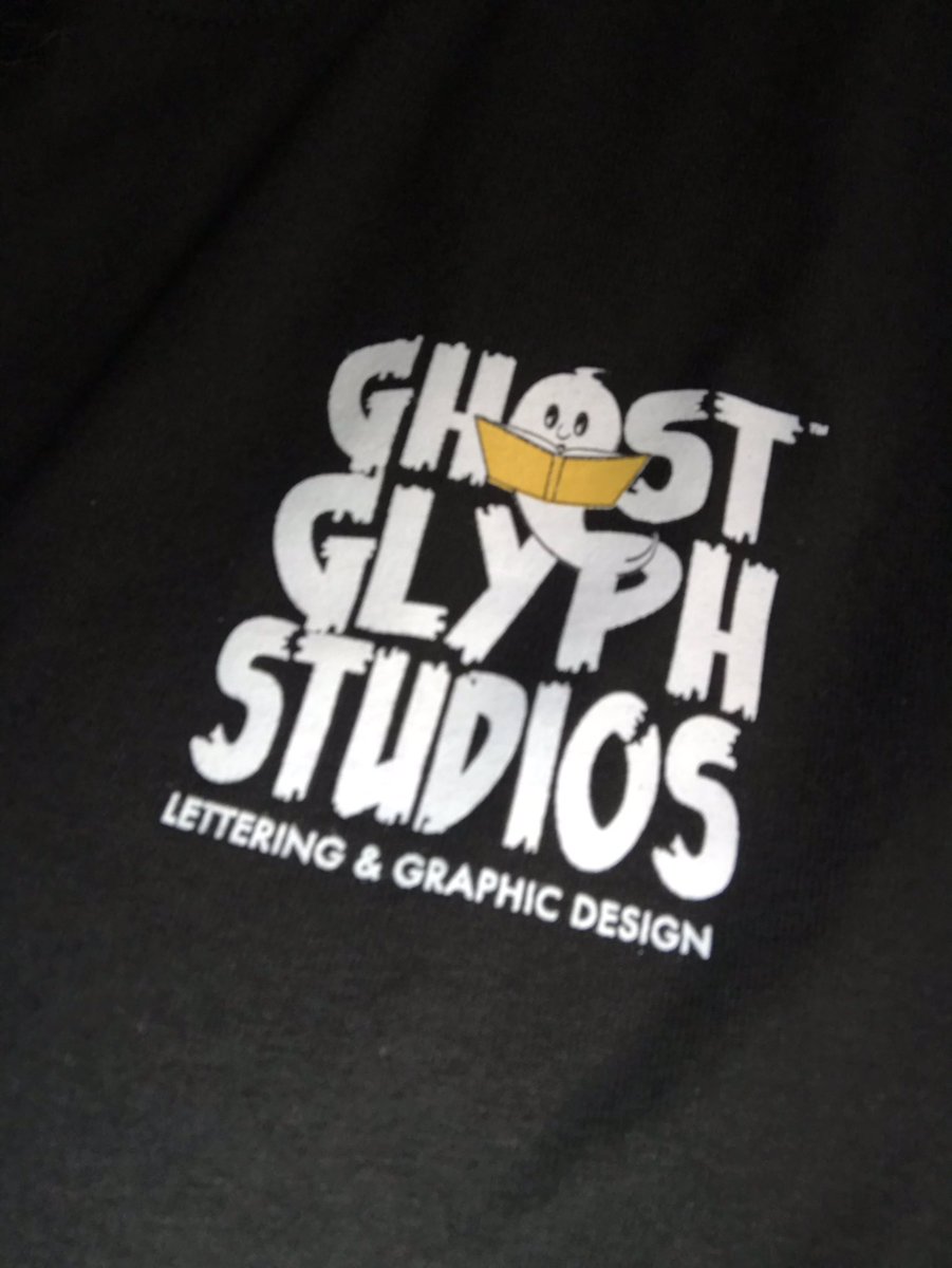 kelkuu's tweet photo. It was great finally meeting @TaylorEspo! Cannot wait to read the comics we picked up and I absolutely love the pins and the shirt! If you ever get the chance to meet Taylor def do! He’s awesome! Also thank you again! #supportcomics #readcomics #comics #zappcon @ZappComics https://t.co/du9uIrc5l7