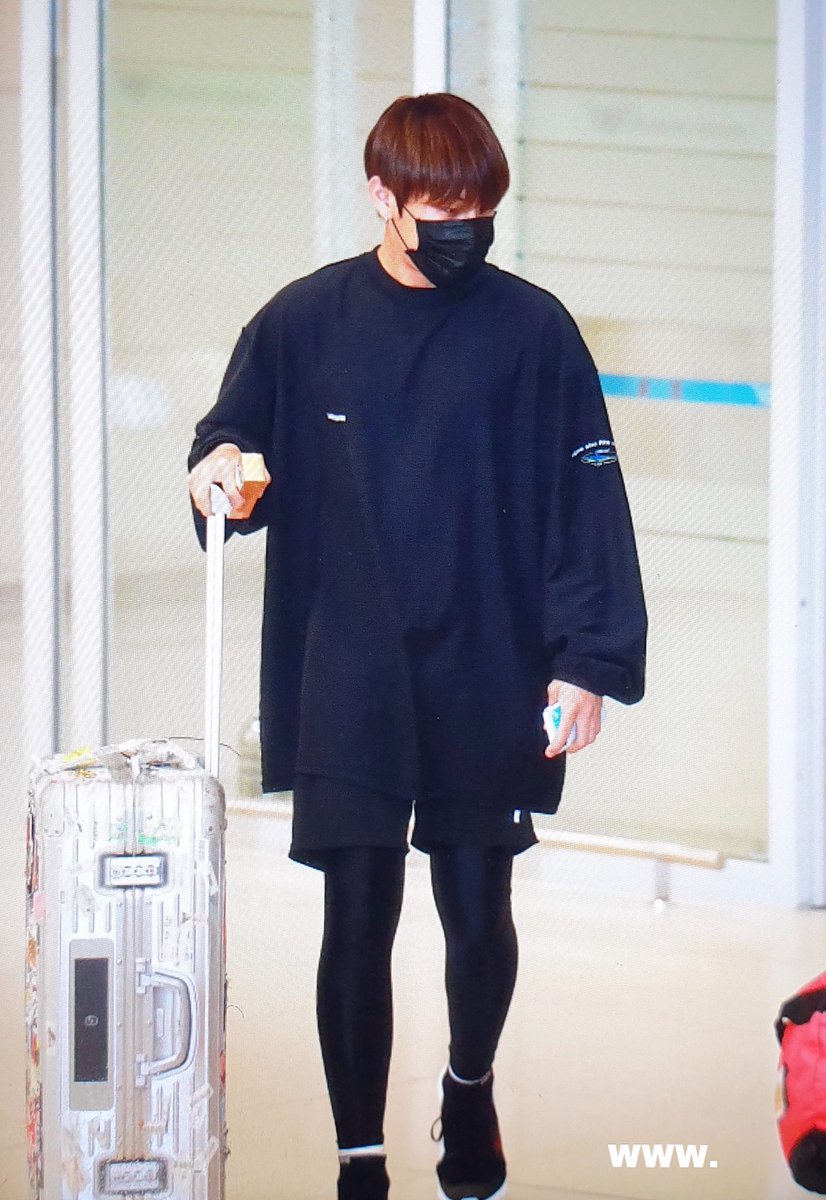 winterwithwj's tweet photo. 190331 인천공항 입국 #박우진 Preview 
수고 많았어😭 https://t.co/8f0xx1xxuz