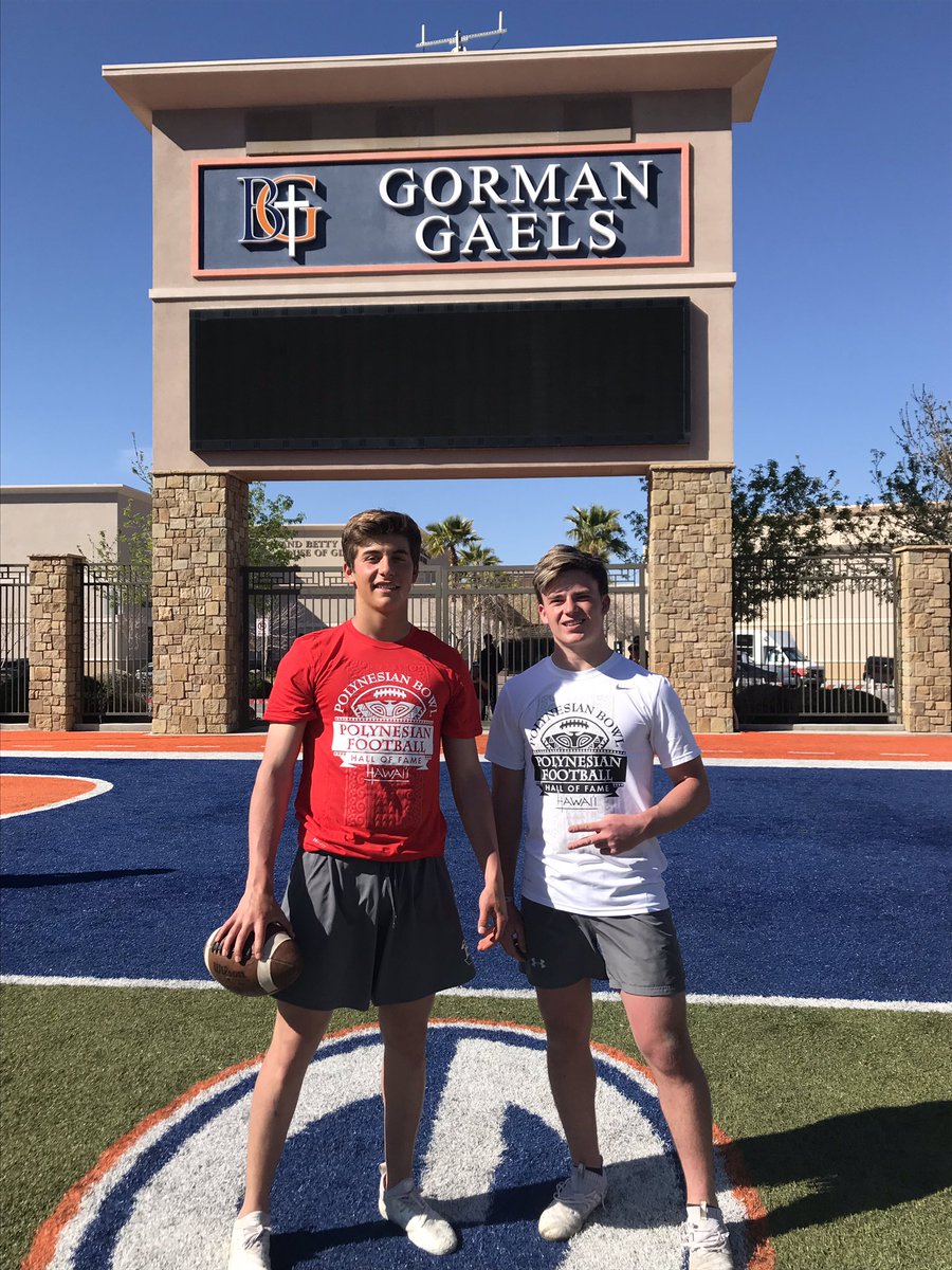 BRVoice6's tweet photo. Two Bear River Bears, @josh_p6 and @_chanceudy_____ putting in work today at Bishop Gorman. @polynesiabowl @QB_Collective https://t.co/pV8FGLU1JV