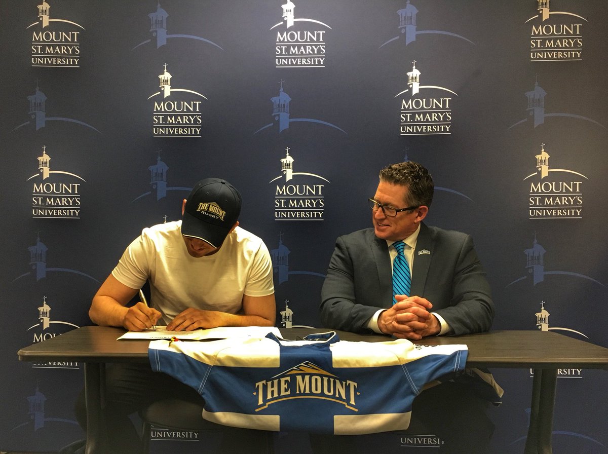 MountRugby's tweet photo. 🚨class of ‘23🚨 Excited to welcome Anthony DiFolco to the family! Anthony was joined by his mom for his signing at the Mount yesterday. He’s a hard hitting 8-man from Central Catholic in Pittsburgh, PA who will incorporate his physical style to the pack! #MountProud #MountRugby https://t.co/NXdtDja14M
