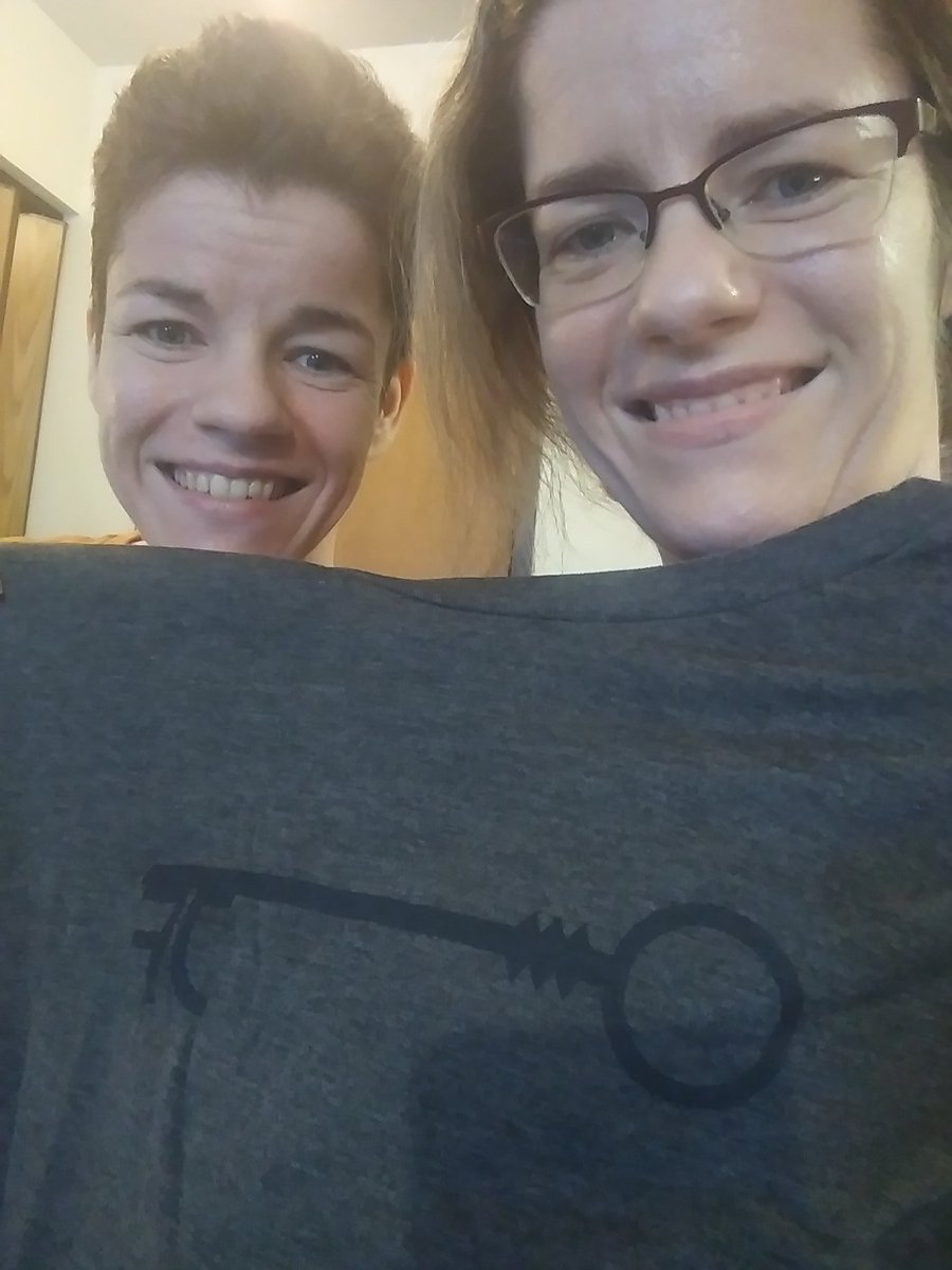 TaraJean's tweet photo. @Jordan_Fisher That moment when there's only 1 shirt left...but there are two of you... π #ShareAShirt #TwinLove @Tonia_Says https://t.co/2r3fm6gCpl