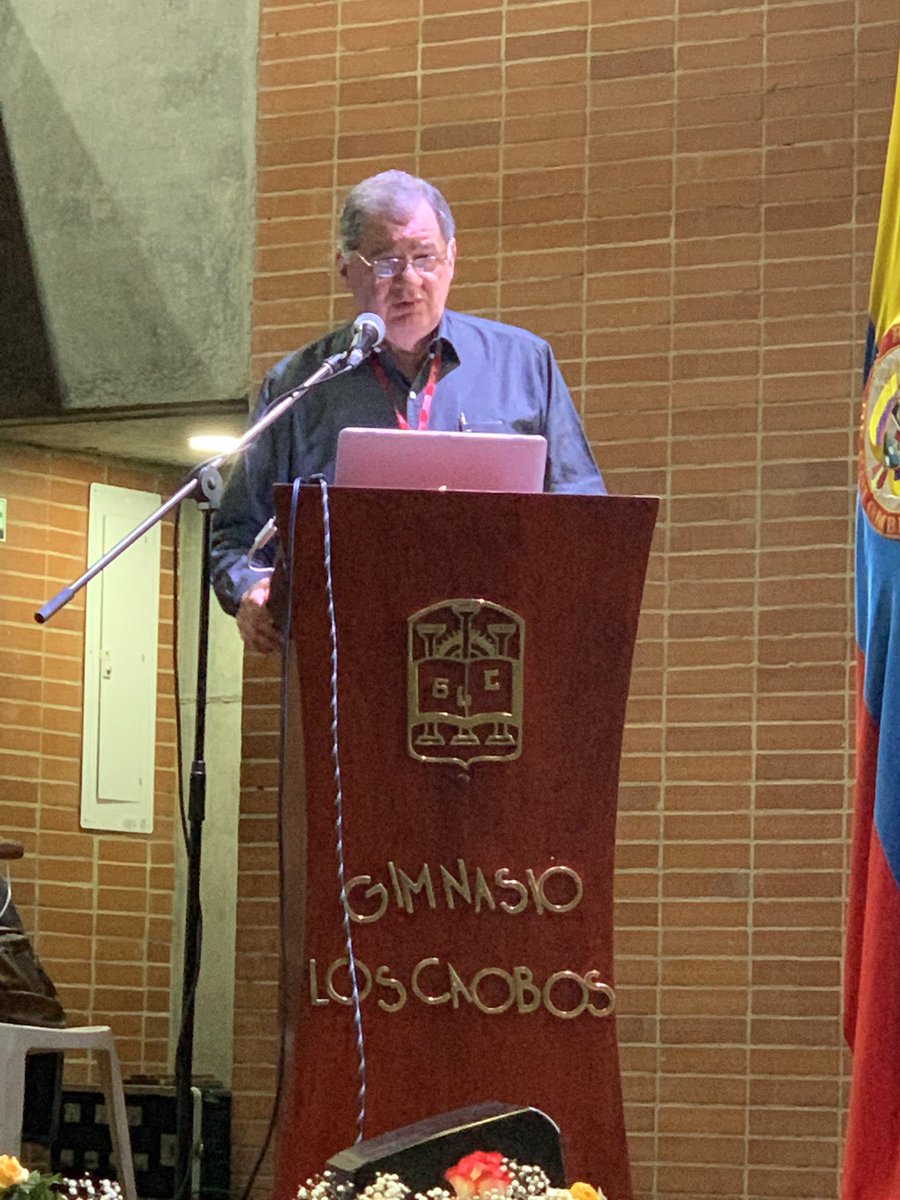 LeonTrahtemberg's tweet image. Si la voz de los alumnos está ausente en el diseño de la vida escolar y sus quehaceres, la escuela será impermeable a todos los objetivos que plantean los ministerios de educación respecto la educación  ciudadana. Esa actitud forma súbditos, no ciudadanos.