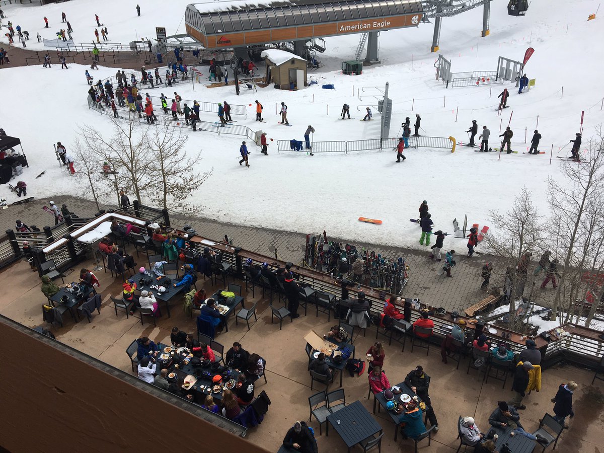 BrettLobben's tweet photo. View from the balcony @CopperMtn is amazing. Could probably watch the halfpipe comp from here. @USASASNOW #USASANationals2019 #snowboardingrules https://t.co/5KE7hXnWvF
