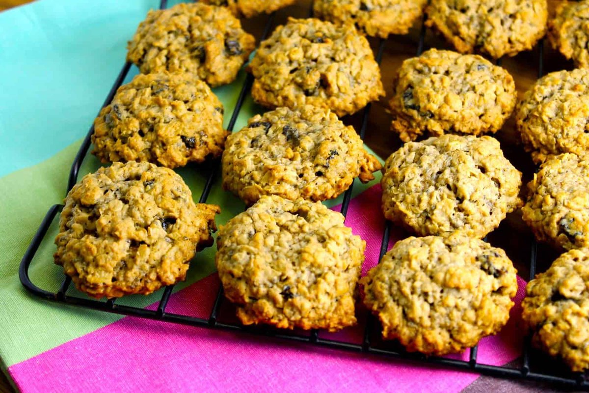 The Ultimate Oatmeal Chocolate Chip Cookie Recipe ...