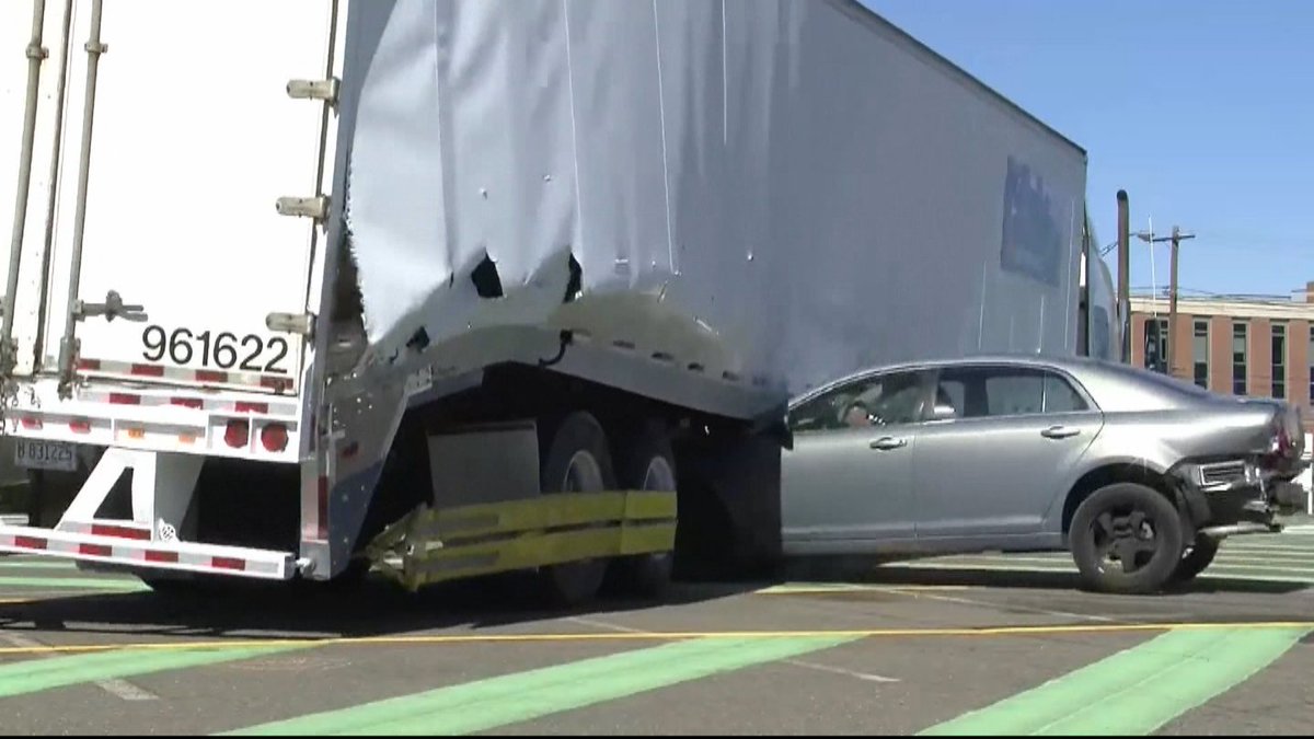DillonMThomas's tweet photo. CHANGING #TRUCKING FOR SAFETY

A #Colorado woman is hoping to save lives, after her father was killed when his car went under a trailer

A bill would require truckers to have barriers on the sides. Bill sponsored by Rubio &amp; Gillibrand but not yet supported by #CO delegation.
@ 10 https://t.co/Ogyi9kbAdA