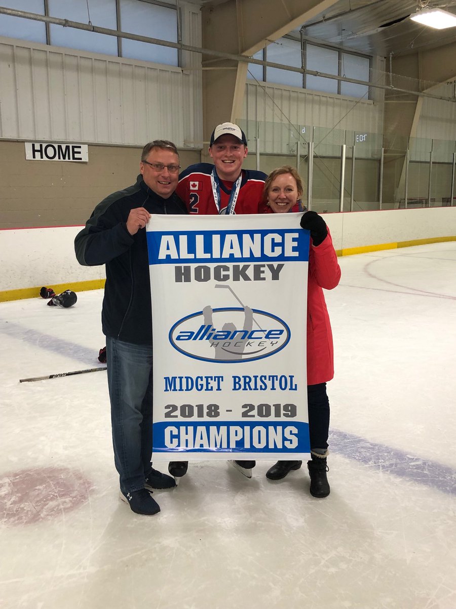 Danmathieson's tweet photo. Proud of the ⁦@SMHAWarriors⁩ Major Midgets on winning the Minor Hockey Alliance Championship! Proud of Riley &amp; his teammates on their outstanding season, next up All-Ontario ⁦@OHFHockey⁩ Championship! A great group of players, outstanding coaches &amp; dedicated families https://t.co/mGHfyxtSga