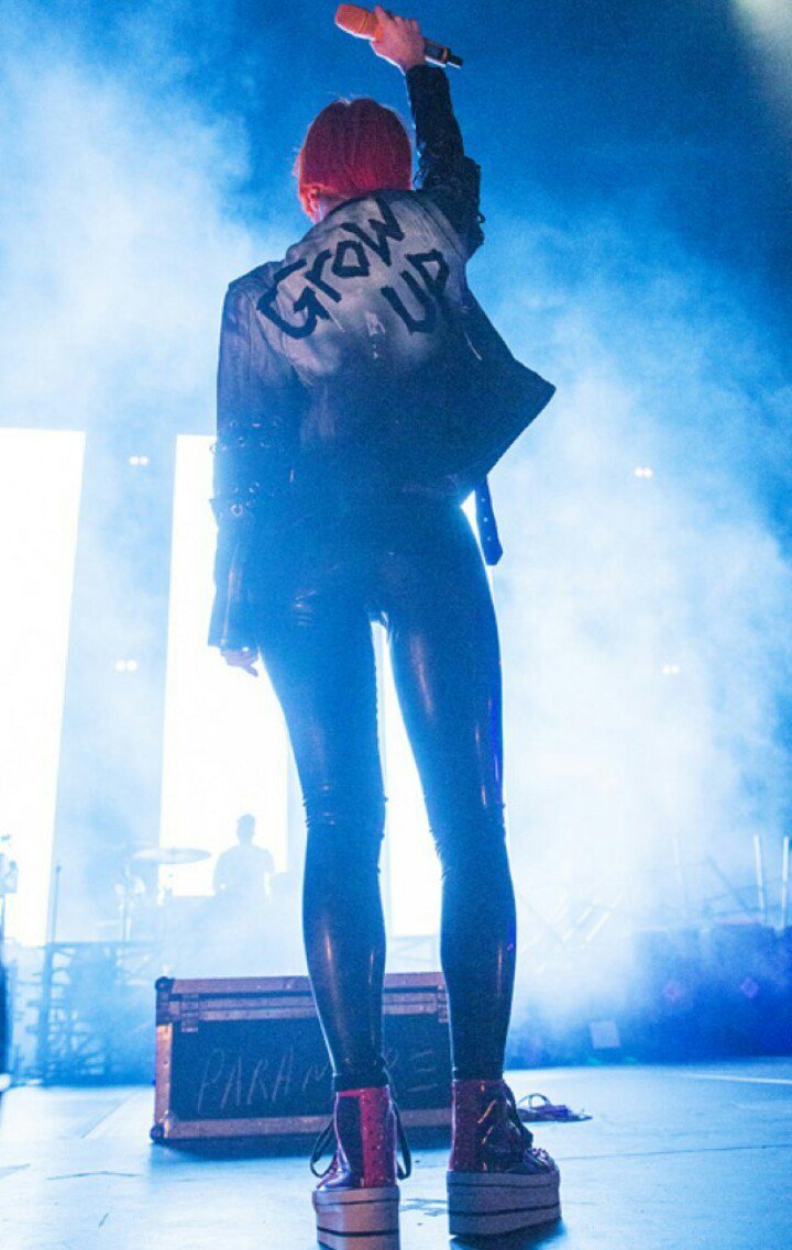 PmorePT's tweet photo. We grow up, never grow old

#PortugalNeedsParamore
#paramore #paramorミ #pmore #paralover #parafamily #parafam #hayleywilliams #tayloryork #zacfarro #selftittled #growup #nashville #tennessee #portugal https://t.co/N0VB9bUbIt