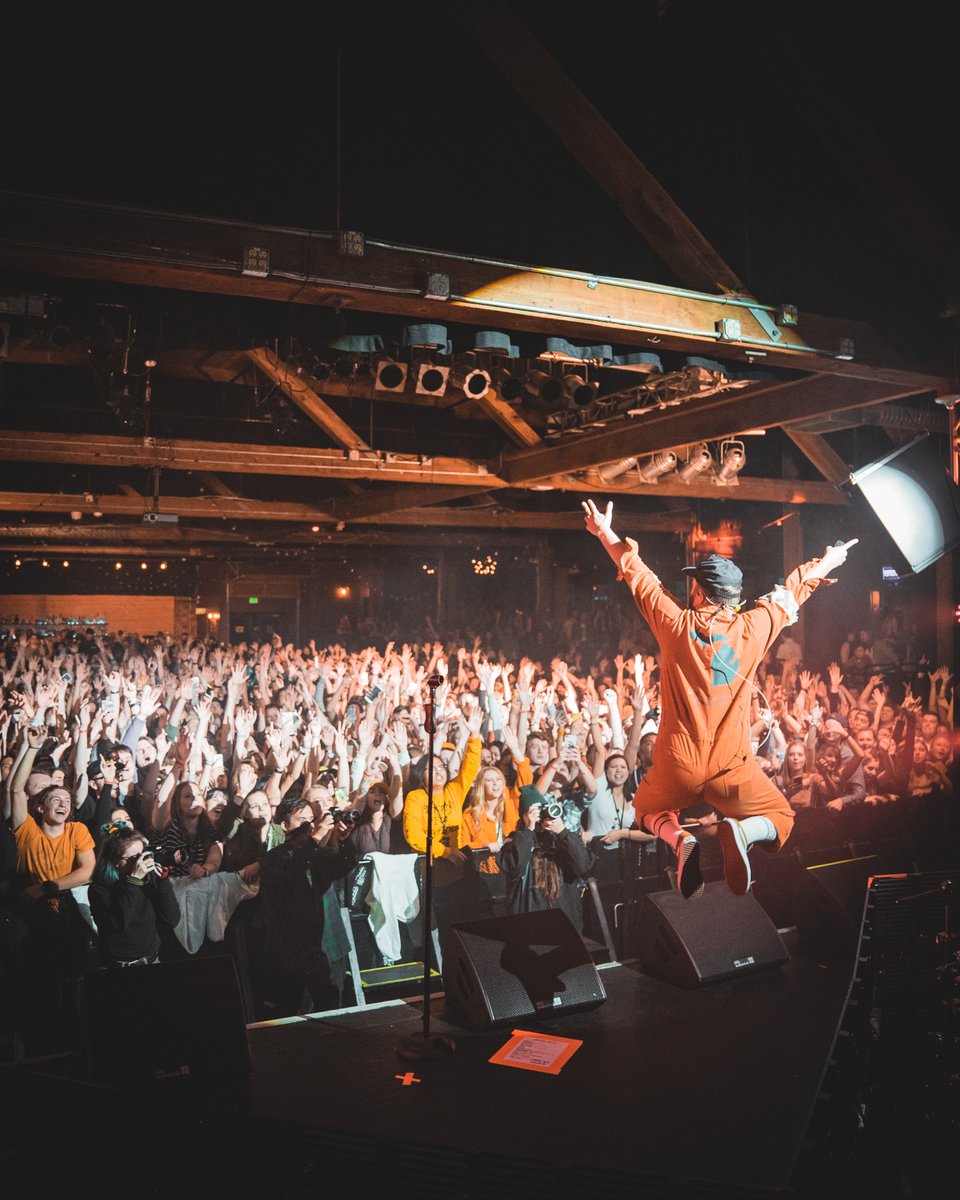 TeamVisionary's tweet photo. From Seattle with love. #FromTourWithLove
πΈ: @bescphoto https://t.co/GHX3qyslKJ