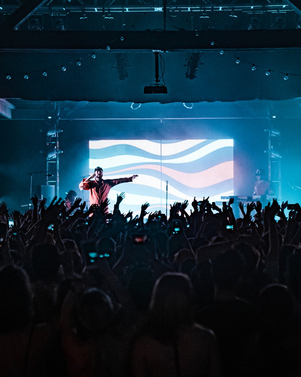 TeamVisionary's tweet photo. From Seattle with love. #FromTourWithLove
πΈ: @bescphoto https://t.co/GHX3qyslKJ