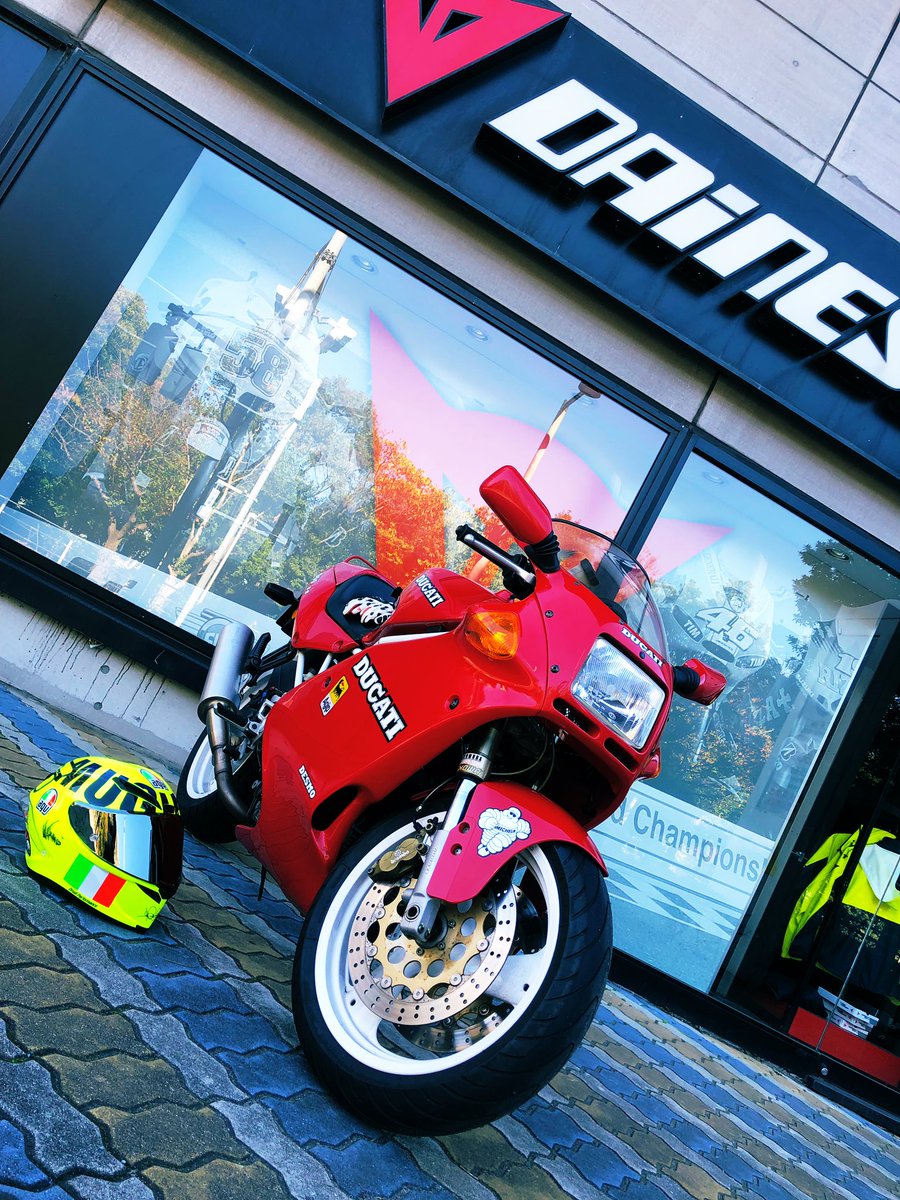 ojizou8's tweet photo. 便乗してみてしたww
#ducati #900ss #ヤンマシ写真部
#dainese #agv #VE46 https://t.co/5daoqeZ3mQ