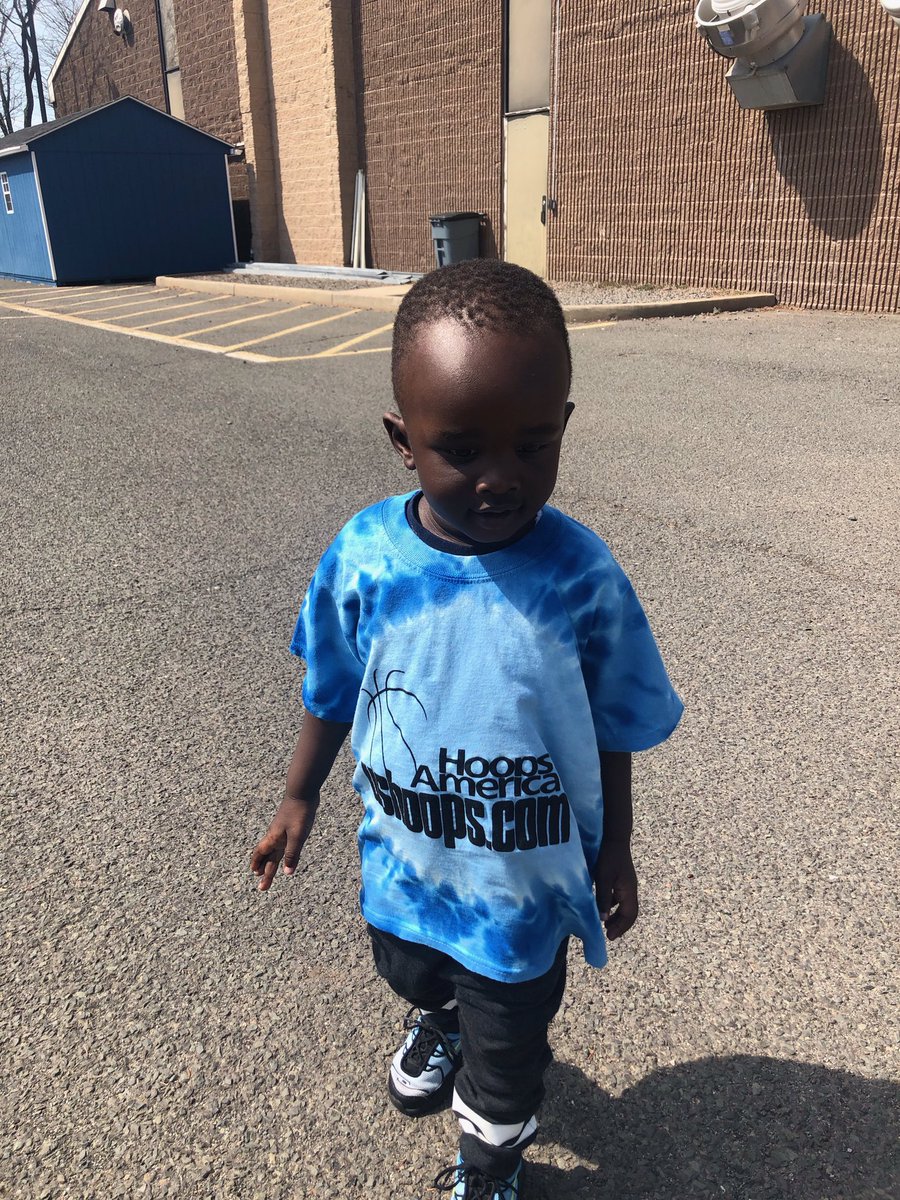 ushoops's tweet photo. Love these people....welcome to “Hoops.” #LittleBigMan #MattMatt!
@DenGuelly @AGuelly @AriikDoreen
@LuolDeng9 @DengCamp https://t.co/pjmP3wKKzj