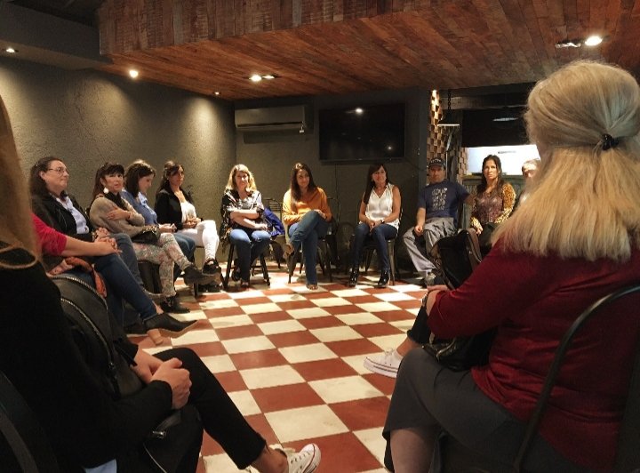 LouMariaHG's tweet photo. Un placer compartir este encuentro entre mujeres, en la seccional 14 @SoherElSukaria  @TerreEugenia @anagalli2 @patriciabotta2 @Sofiabrambilla https://t.co/hqr5B6UDaF