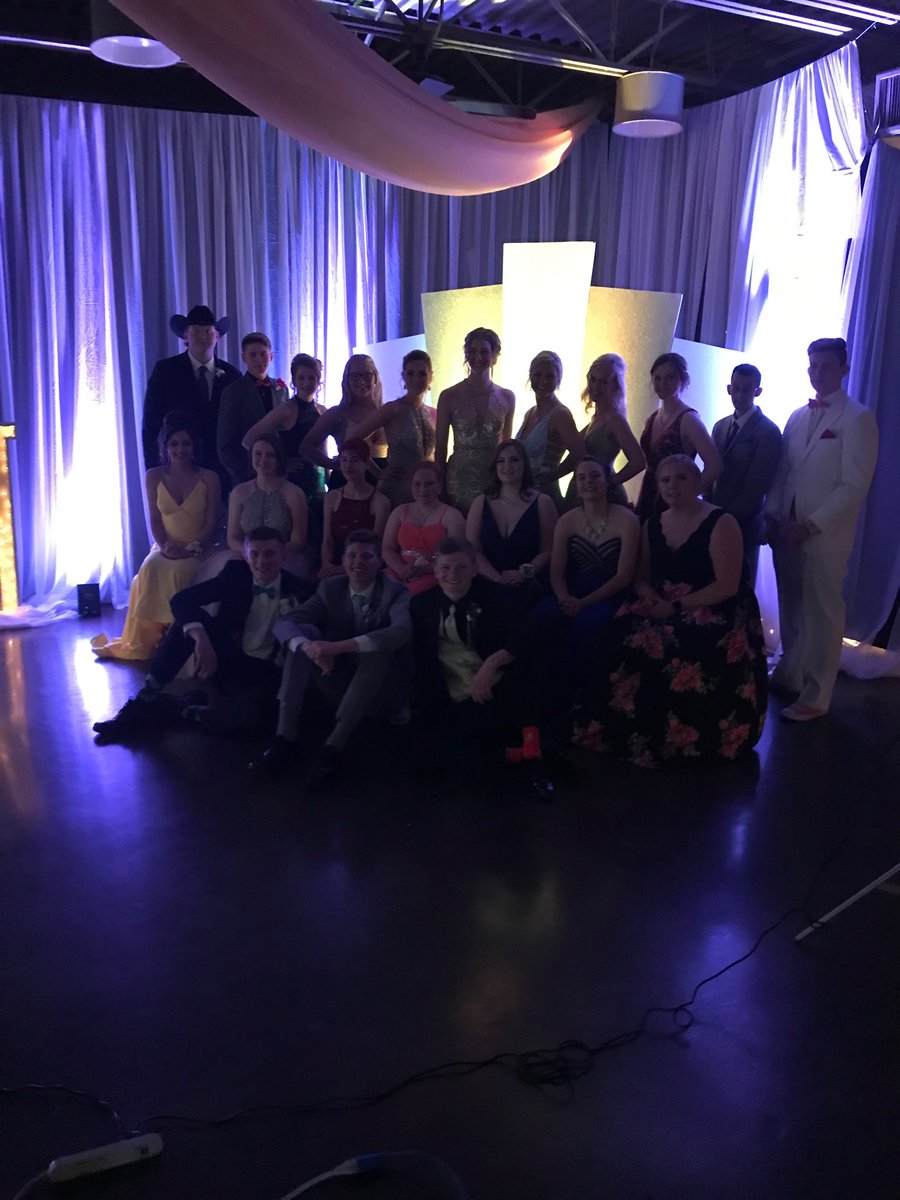 MatthewUher's tweet photo. Class of 2019 at Prom 2019!! Enjoy your Night!! #TCTrojans #Relentless https://t.co/ZLxRuwJu6J