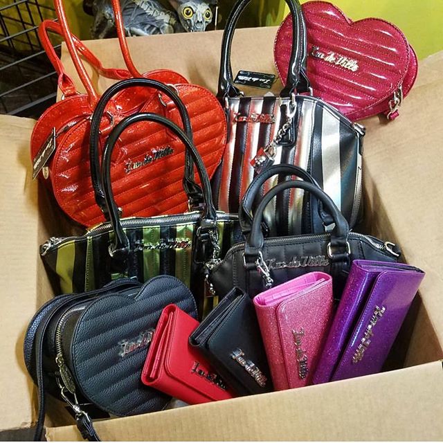luxdeville's tweet photo. Would you call this a good mail day? โค๏ธโค๏ธโค๏ธ
If you are in the Portland area, visit @nakedcityclothing for these Lux items and more! Support mom and pop shops!
#goodmailday #nakedcity #portland #luxdeville #momandpopshop https://t.co/OXRJAc380B