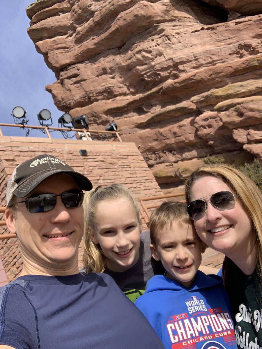 JillLosser's tweet photo. Our family time is coming to an end. This place is amazing. #NoPlaceLikeHome #definitelycomingback https://t.co/t7jsu1Dr13