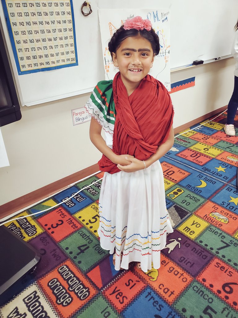 LizbethMonroy13's tweet photo. Women's History Month was a success! Second grade had a great time researching and learning about past and present influential women. They worked really hard on their presentations and were thrilled to be part of this celebration. 
#WomensHistoryMonth @Med_ASantoyo @medrano_hope https://t.co/6kieqDKZVr