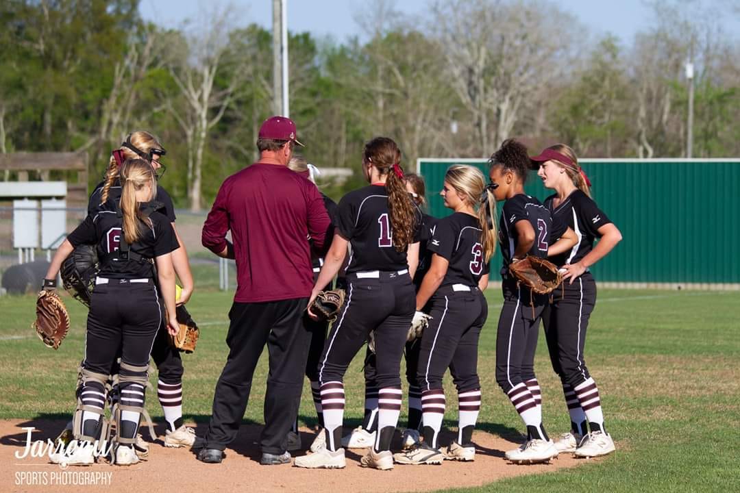 FRAGators's tweet photo. Congratulations to the JV and Varsity Lady Gators softball teams as both had wins over Slaughter. JV with a score of 8-4 and Varsity with a score of 21-0. Way to Geaux Lady Gators
#alwaysFRA https://t.co/gk7fNKITmu