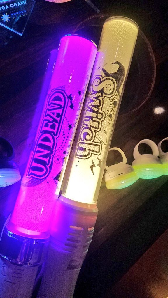 りな 固定ツイ読んで 昨日のスタライは友達に作ってもらったキンブレシートを入れたキンブレで参戦しました O いつもめちゃくちゃ可愛く作ってくれるので気になった方は是非 キンブレシート キンブレ あんスタ