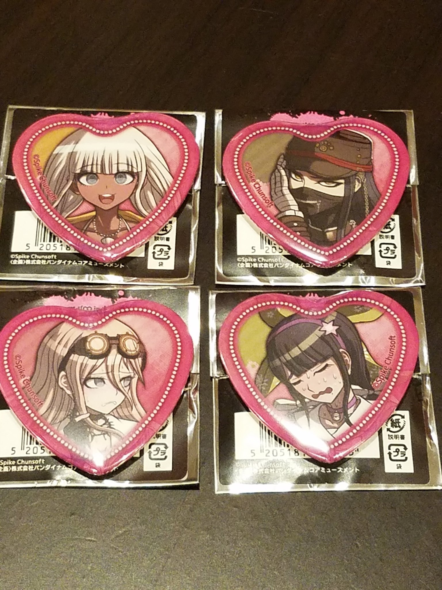 ダンガンロンパV3 テレ顔ハート缶バッジ 真宮寺是清 - メルカリ