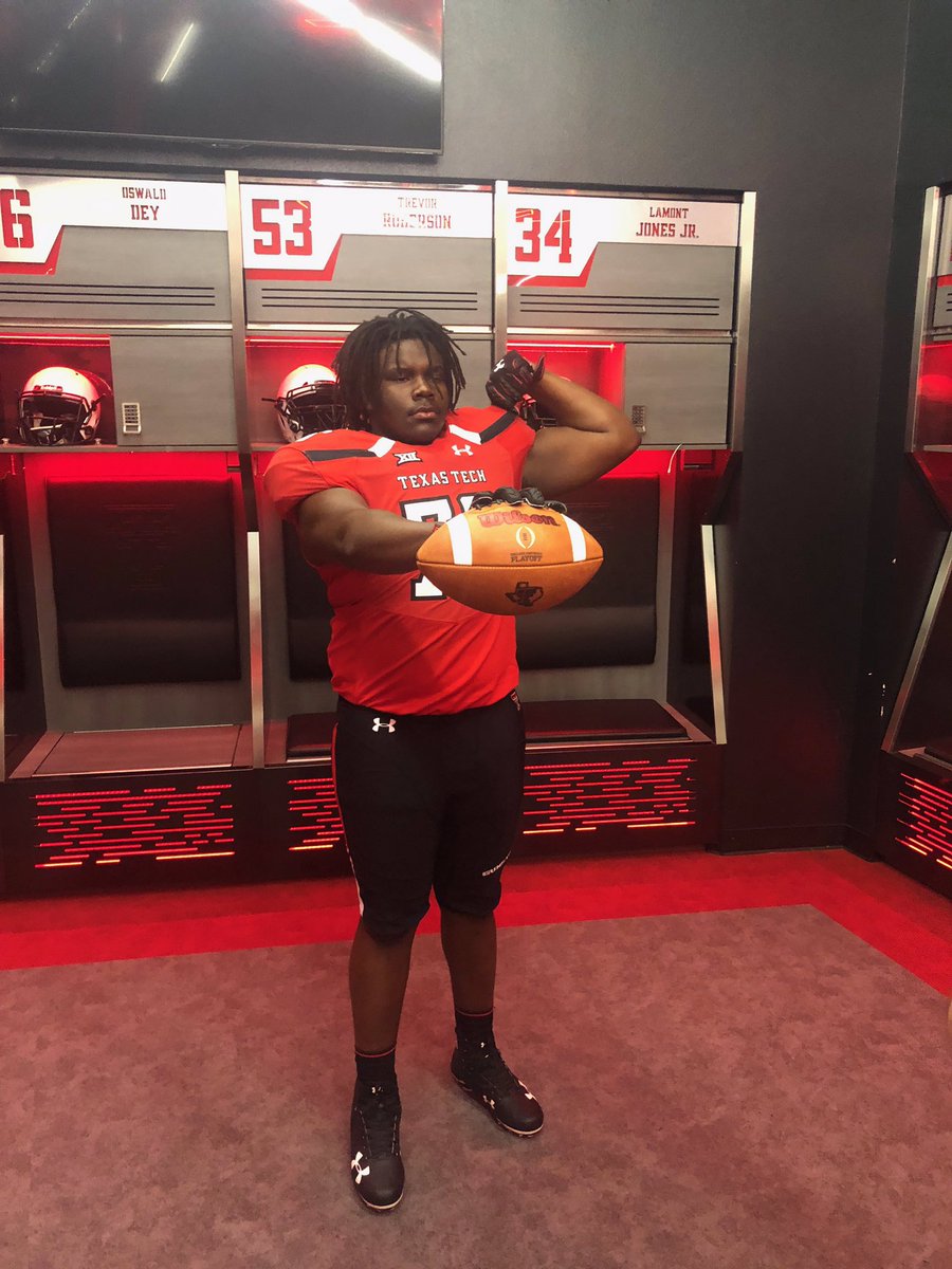 melvv7's tweet photo. After a great day up at Texas Tech!! I am beyond BLESSED and HUMBLE to say I have received my 3rd D1 offer from Texas Tech University!!!🔴⚫️⚪️ #WreckEm @coachp_TTU https://t.co/WvF2XPW8Nh