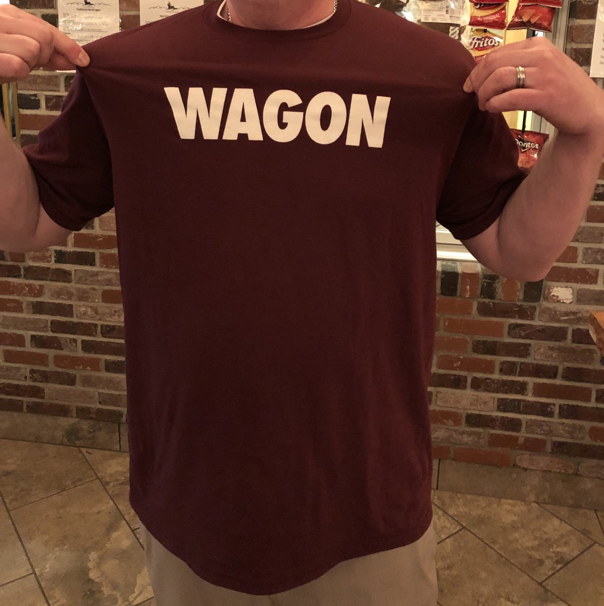 Sukii22's tweet photo. “Wagon” sighting at @FortHillBeer tonight in Easthampton, MA for the UMass game. @Buccigross #bucciovertimechallenge go U! On to the #FrozenFour https://t.co/dm0XG7vOm1
