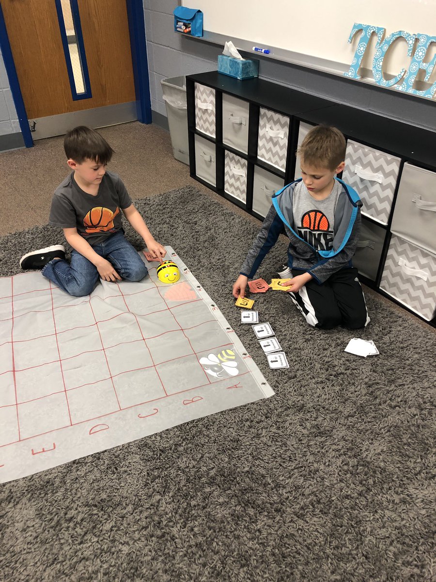 TCETechTeacher's tweet image. What could be more fun than playing with bees 🐝 and mice 🐭? Good job, kindergarten! You guys are so smart. 💙 #beebots #codeandgomouse