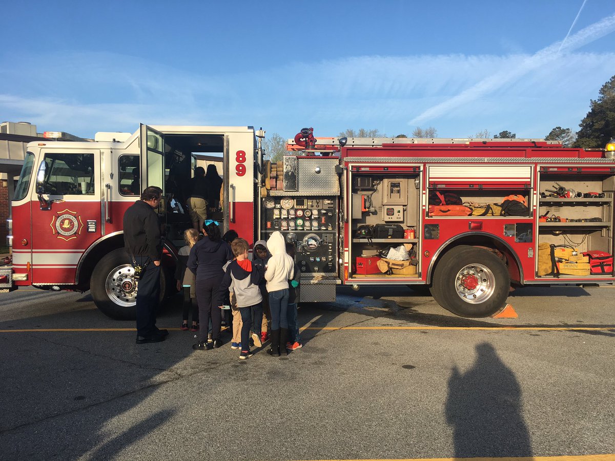 RSSCounselors's tweet photo. Thanks to our community career day was a success! #russellelementary #schoolcounselor #ccsd #ccsdcounselors #careerday #cobbcounty https://t.co/4Gn5adMSRN